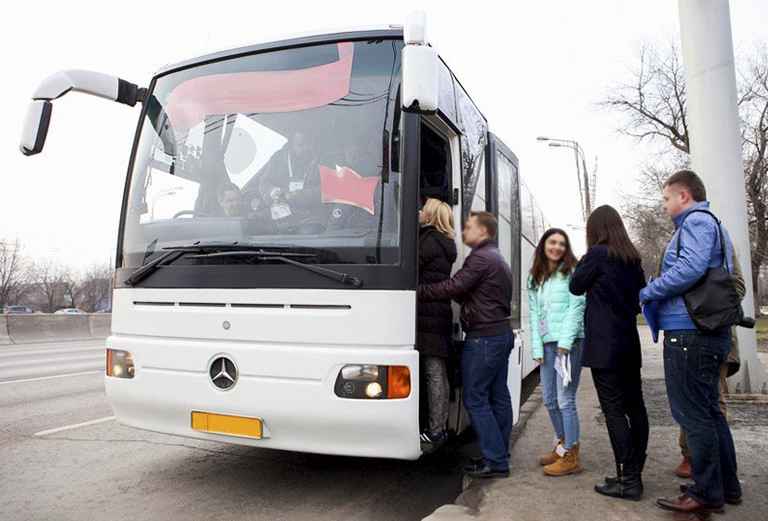 Аренда автобуса из Поселка Мурино в Москву