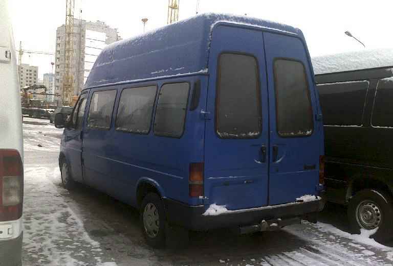 Заказ микроавтобуса для перевозки людей по Санкт-Петербургу